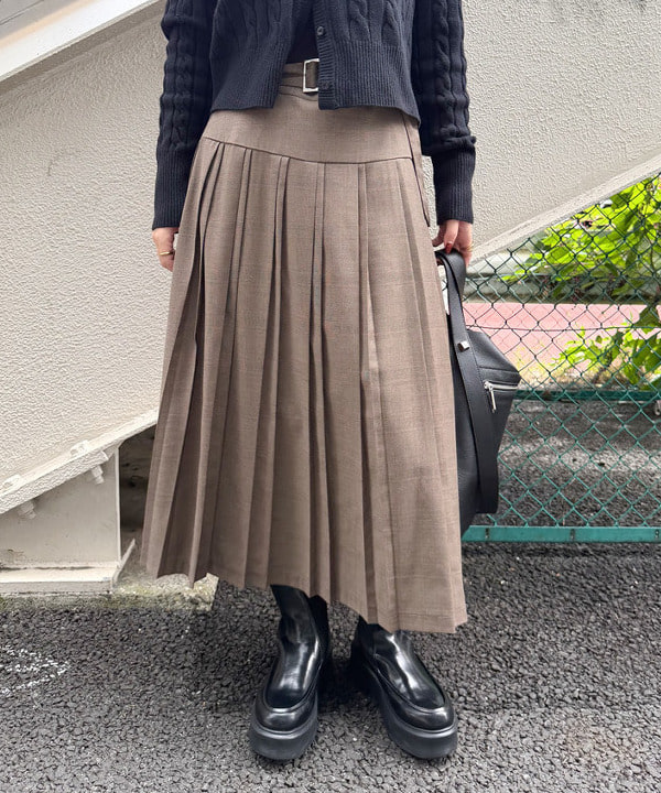 松本 佳菜子さんの「BEAMS WOMEN｜【別注】BEAURE &times; Ray BEAMS / 2WAY バッグ ラージ」を使ったコーディネート
