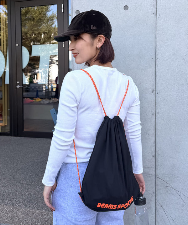 松本 佳菜子さんの「【別注】NEW ERA &times; BEAMS BOY / 940 ベルベット MLB キャップ」を使ったコーディネート