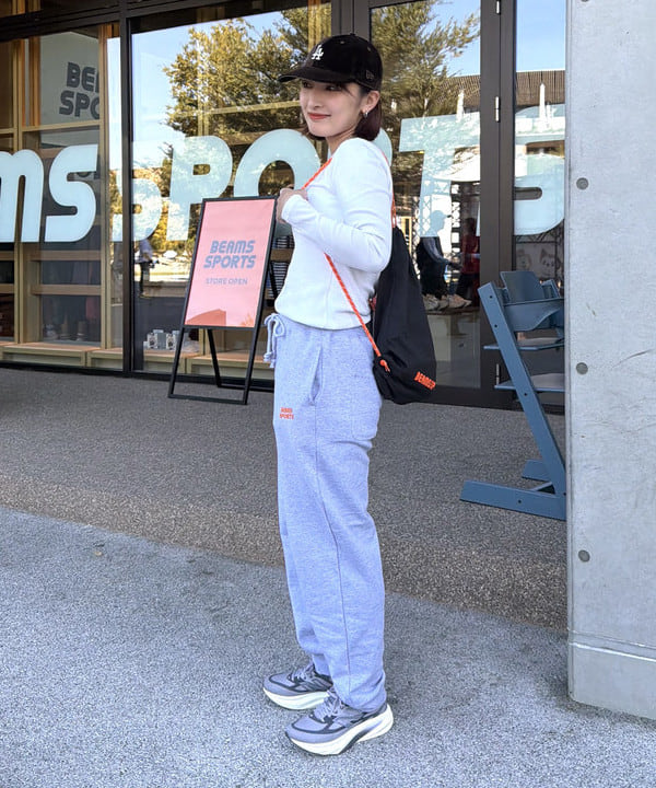 松本 佳菜子さんの「【別注】NEW ERA &times; BEAMS BOY / 940 ベルベット MLB キャップ」を使ったコーディネート