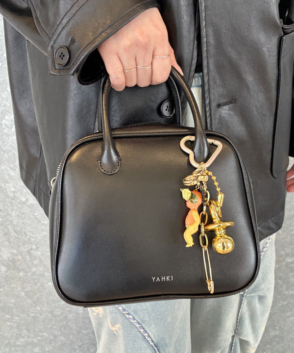 神坂 莉子さんの「BEAMS WOMEN｜YAHKI / YH-833 CROSSBODY BAG」を使ったコーディネート