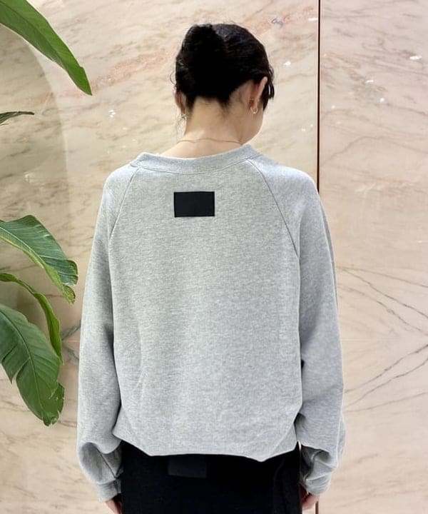 中丸　栞さんの「BEAMS WOMEN｜COGTHEBIGSMOKE / MIRANDA ラップ スカート」を使ったコーディネート