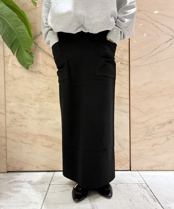 中丸　栞さんの「BEAMS WOMEN｜COGTHEBIGSMOKE / MIRANDA ラップ スカート」を使ったコーディネート