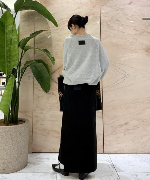 中丸　栞さんの「BEAMS WOMEN｜COGTHEBIGSMOKE / MIRANDA ラップ スカート」を使ったコーディネート