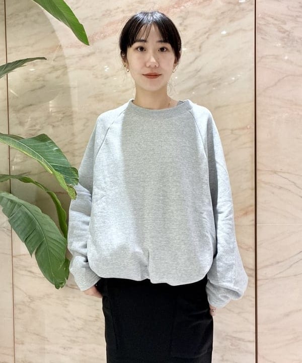 中丸　栞さんの「BEAMS WOMEN｜COGTHEBIGSMOKE / MIRANDA ラップ スカート」を使ったコーディネート