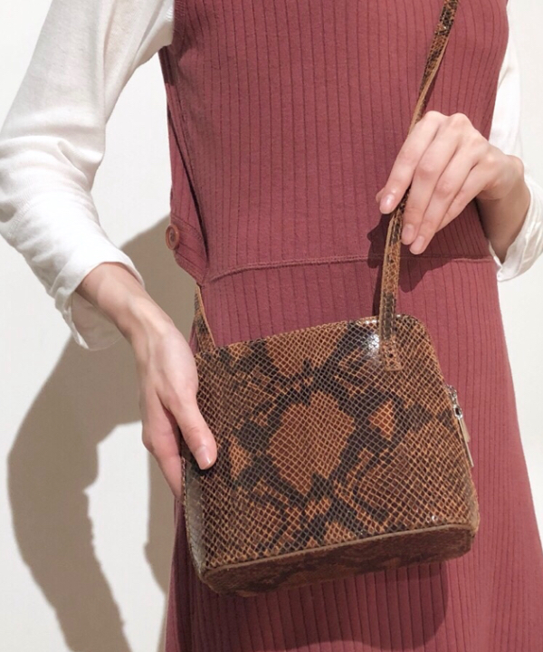 LEEさんの「BEAMS WOMEN｜Ray BEAMS / K10 ベネチアン ネックレス」を使ったコーディネート