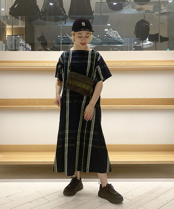 ハルカワエさんの「BEAMS WOMEN｜【別注】BRIEFING / SACOCHE」を使ったコーディネート