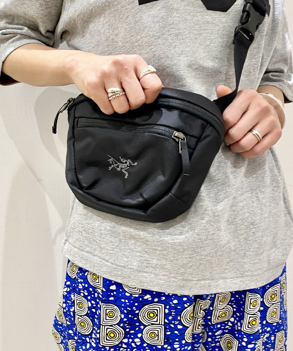 矢野(青木)優香さんの「BEAMS WOMEN｜BEAMS BOY / ラメ リブ クルー ソックス NEW」を使ったコーディネート