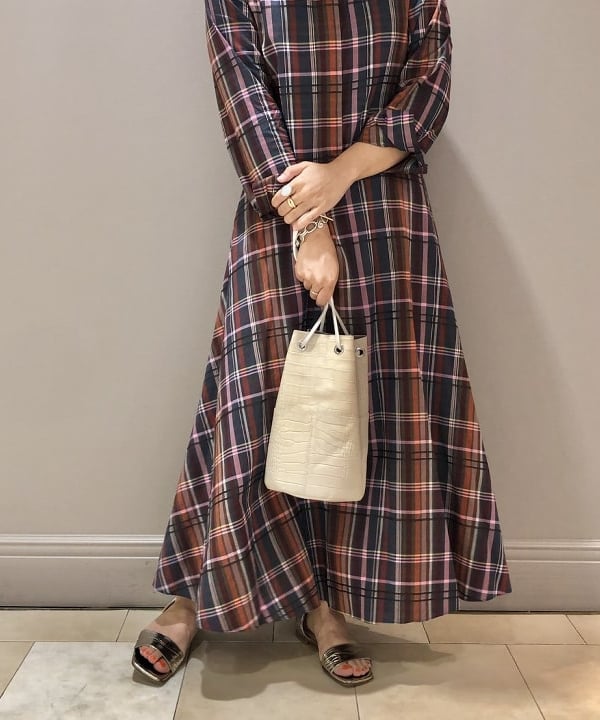 横川 真理奈さんの「BEAMS WOMEN｜」を使ったコーディネート