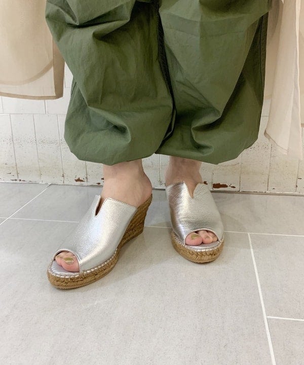 ハルキ　モモナさんの「BEAMS WOMEN｜BEAMS BOY / US ARMY オーバー パンツ」を使ったコーディネート