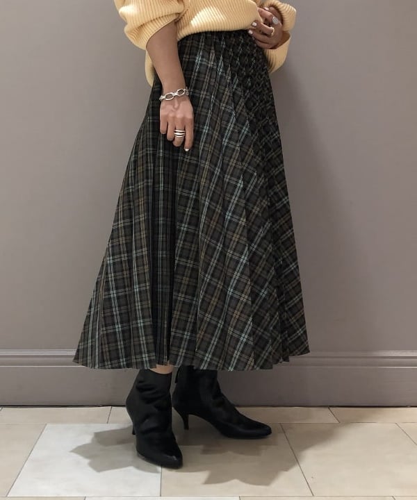 横川 真理奈さんの「BEAMS WOMEN｜」を使ったコーディネート