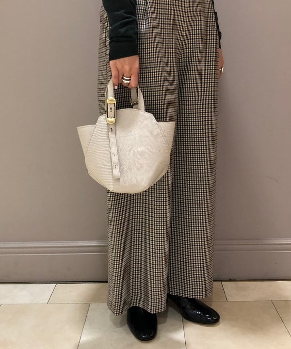 横川 真理奈さんの「BEAMS WOMEN｜」を使ったコーディネート