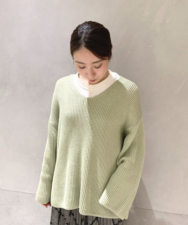 大川 美咲さんの「BEAMS WOMEN｜les bon bon / ヴィクトリア ネックレス ゴールド」を使ったコーディネート