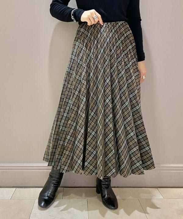 横川 真理奈さんの「BEAMS WOMEN｜」を使ったコーディネート