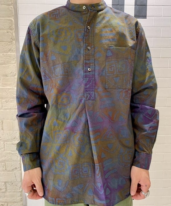 戸次 裕星さんの「BEAMS WOMEN｜BEAMS PLUS / バティックプリント バンドカラーシャツ」を使ったコーディネート