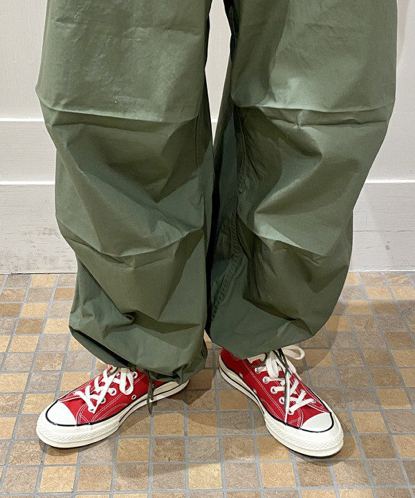 ミナミマリコさんの「BEAMS WOMEN｜BEAMS BOY / US ARMY オーバー パンツ」を使ったコーディネート