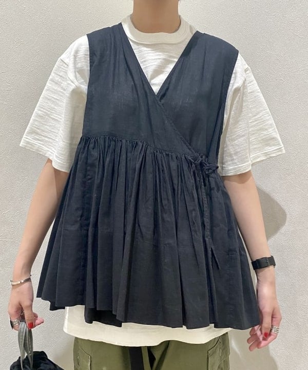 ミナミマリコさんの「BEAMS WOMEN｜WAREHOUSE & CO. / 別注 ステンシル13 Tシャツ」を使ったコーディネート