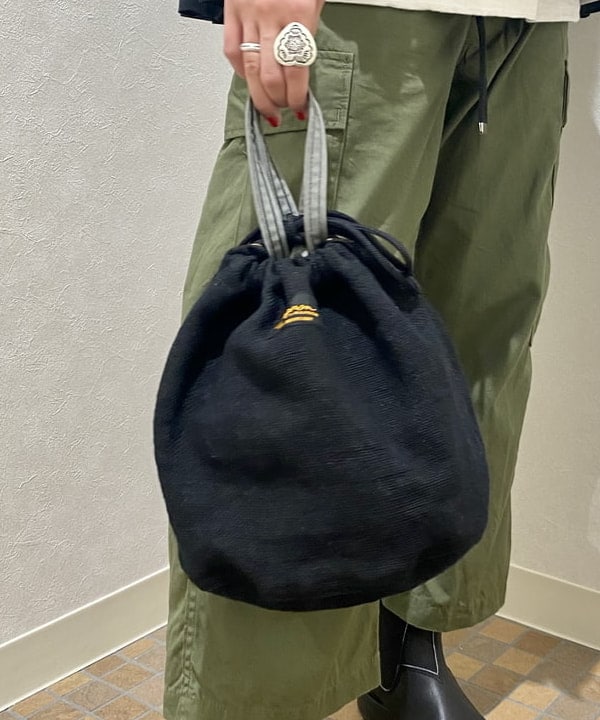 ミナミマリコさんの「BEAMS WOMEN｜WAREHOUSE & CO. / 別注 ステンシル13 Tシャツ」を使ったコーディネート