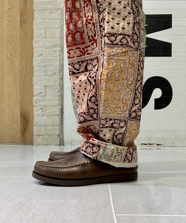 戸次 裕星さんの「BEAMS WOMEN｜BEAMS PLUS / ソリッド リネン ボタンダウンシャツ」を使ったコーディネート