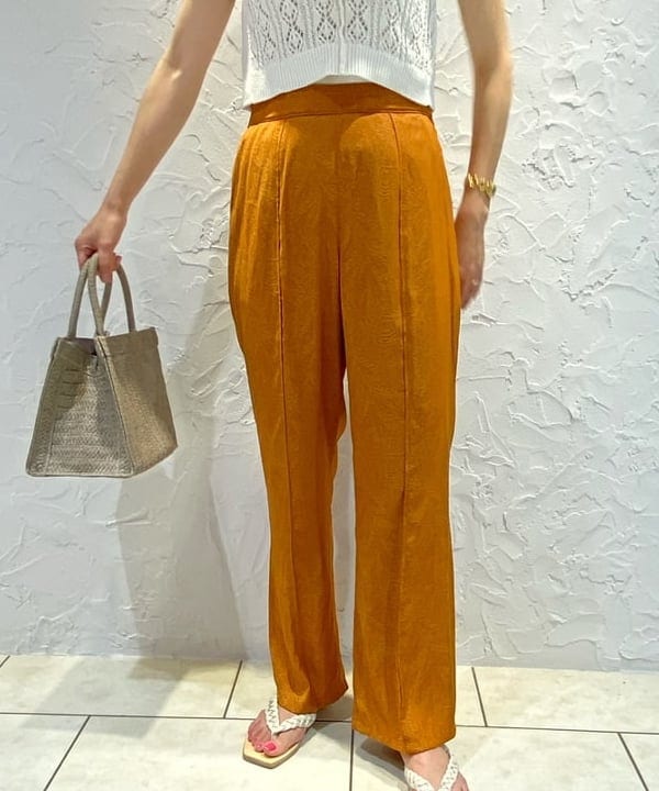 内山 美咲さんの「BEAMS WOMEN｜」を使ったコーディネート
