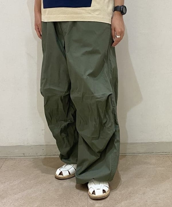 オカモト ミサキさんの「BEAMS WOMEN｜BEAMS BOY / US ARMY オーバー パンツ」を使ったコーディネート