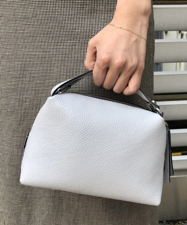 篠崎 香月さんの「BEAMS WOMEN｜les bon bon / ヴィクトリア ネックレス ゴールド」を使ったコーディネート