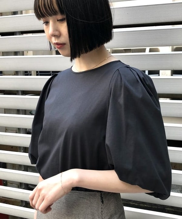 篠崎 香月さんの「BEAMS WOMEN｜les bon bon / ヴィクトリア ネックレス ゴールド」を使ったコーディネート