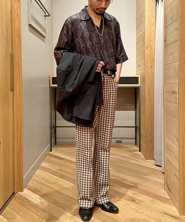 石倉 匠さんの「BEAMS WOMEN｜」を使ったコーディネート