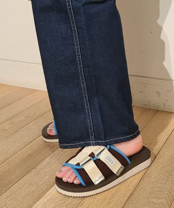 saori KATOさんの「BEAMS WOMEN｜Ray BEAMS / ビッグ フリルカラー シャツ」を使ったコーディネート
