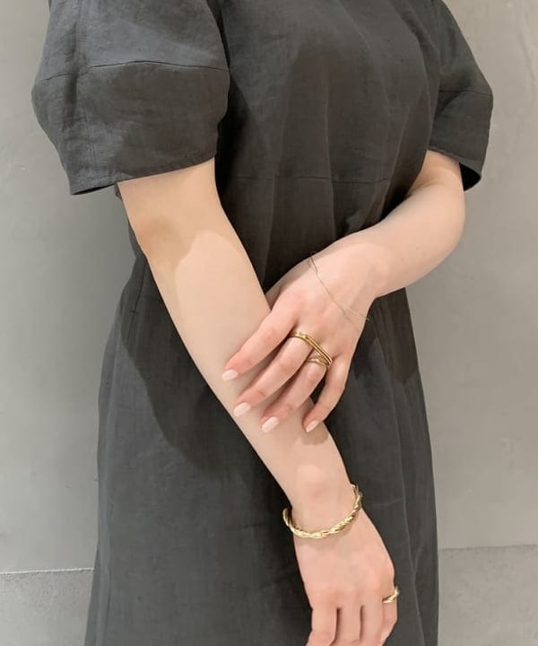 大川 美咲さんの「BEAMS WOMEN｜PHILIPPE AUDIBERT × Demi-Luxe BEAMS / 別注 Millie ネックレス ゴールド」を使ったコーディネート