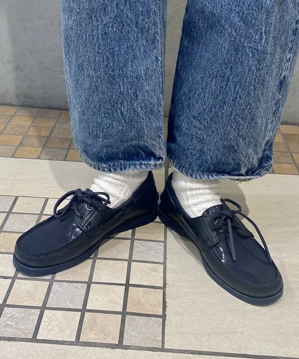 ミナミマリコさんの「BEAMS WOMEN｜WAREHOUSE & CO. / 別注 ステンシル13 Tシャツ」を使ったコーディネート