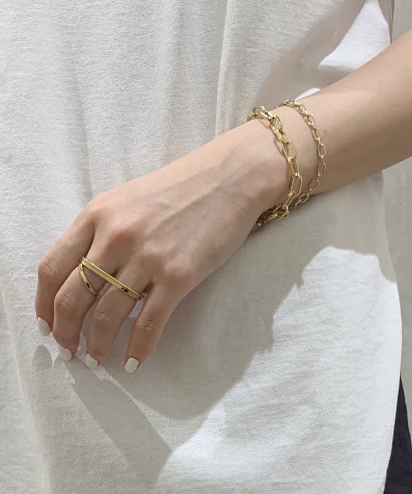 カワライさんの「BEAMS WOMEN｜PHILIPPE AUDIBERT / 別注 Millie ブレスレット ゴールド」を使ったコーディネート