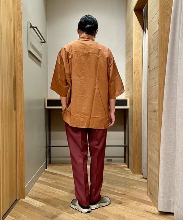 石倉 匠さんの「BEAMS WOMEN｜BEAMS / ソリッド イージー シャツ」を使ったコーディネート