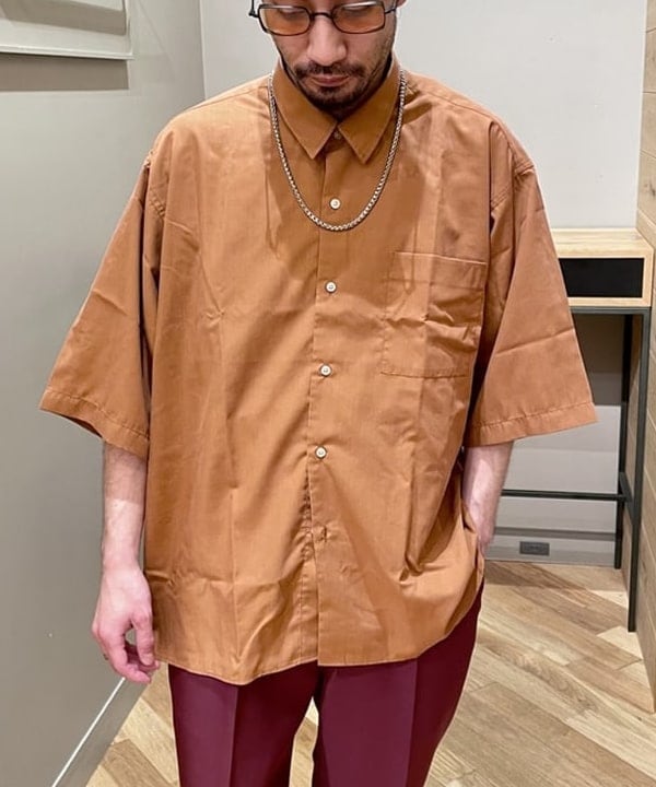 石倉 匠さんの「BEAMS WOMEN｜BEAMS / ソリッド イージー シャツ」を使ったコーディネート