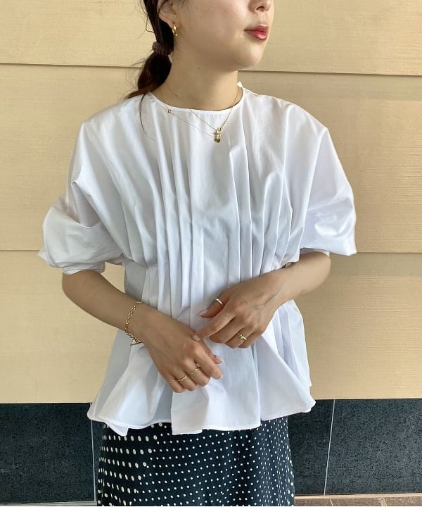 こてさんの「BEAMS WOMEN｜PHILIPPE AUDIBERT / 別注 Millie ブレスレット ゴールド」を使ったコーディネート