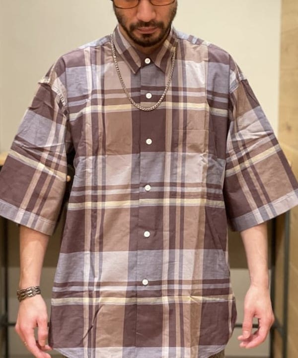 石倉 匠さんの「BEAMS WOMEN｜BEAMS / コットン シルク チェック イージー シャツ」を使ったコーディネート