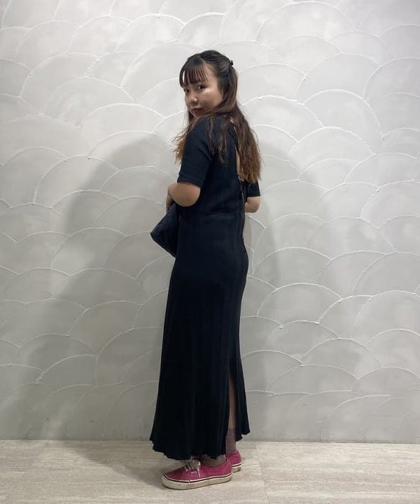 谷坊 ひかるさんの「Ray BEAMS / パイプ フープ ピアス」を使ったコーディネート