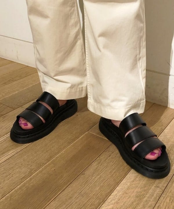 みちこりーたさんの「BEAMS WOMEN｜▲Dr.Martens / CLARISSAII」を使ったコーディネート