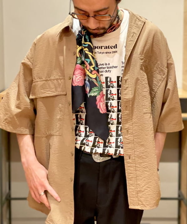 石倉 匠さんの「BEAMS WOMEN｜BEAMS / テック ユーティリティ イージー シャツ」を使ったコーディネート