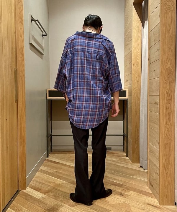 石倉 匠さんの「BEAMS WOMEN｜BEAMS / シューカット パンツ」を使ったコーディネート