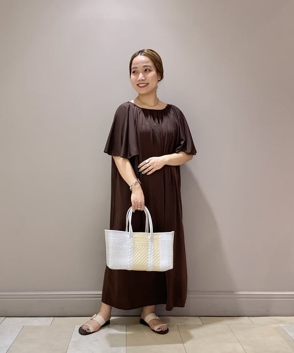 横川 真理奈さんの「BEAMS WOMEN｜」を使ったコーディネート