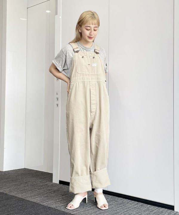 ハルカワエさんの「BEAMS WOMEN｜WAREHOUSE & CO. / 別注 ステンシル13 Tシャツ」を使ったコーディネート