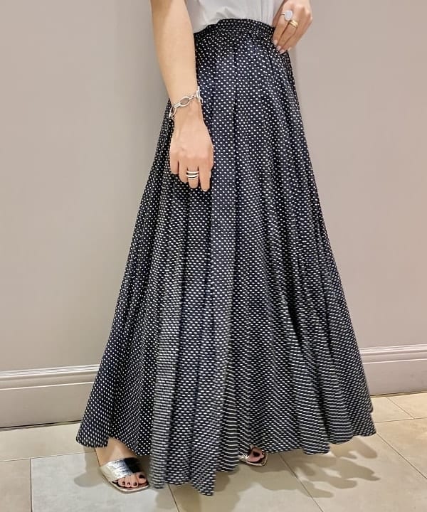 横川 真理奈さんの「BEAMS WOMEN｜ATON / スビン キャップスリーブ Tシャツ」を使ったコーディネート