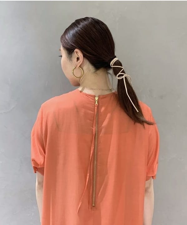 大川 美咲さんの「BEAMS WOMEN｜les bon bon / ヴィクトリア  ブレスレット ゴールド」を使ったコーディネート