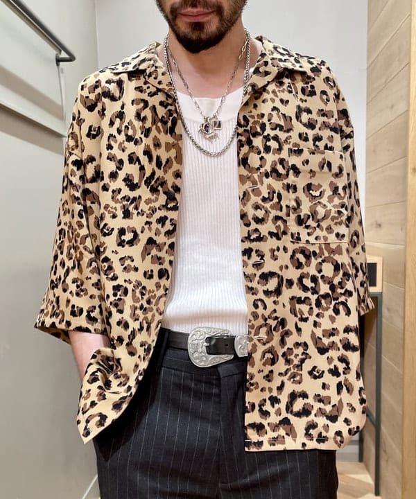 石倉 匠さんの「BEAMS WOMEN｜BEAMS / プリント ルーズ オープン カラーシャツ」を使ったコーディネート