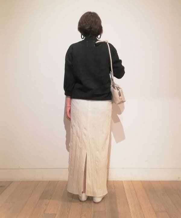 塚越 有紀さんの「BEAMS WOMEN｜PHILIPPE AUDIBERT &times; Demi-Luxe BEAMS / 別注 Millie ネックレス ゴールド」を使ったコーディネート