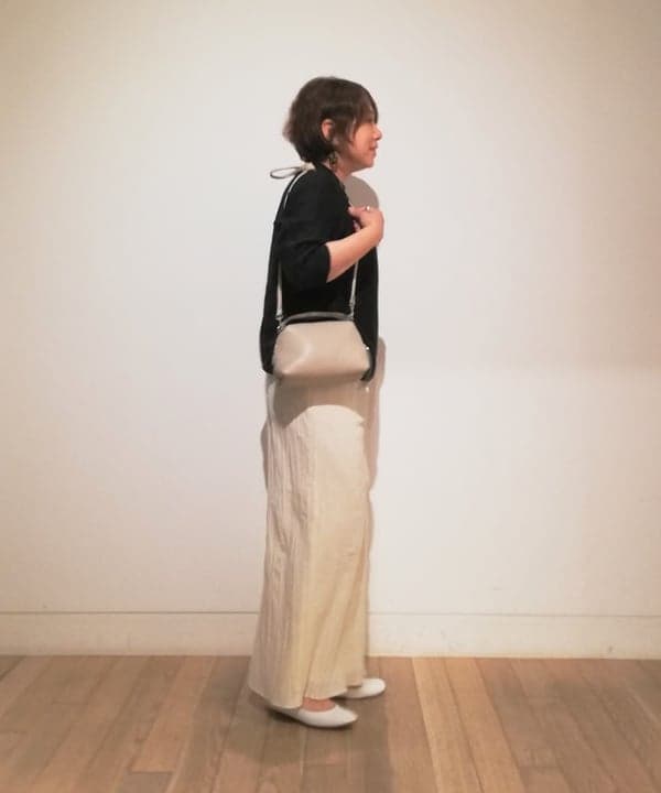 塚越 有紀さんの「BEAMS WOMEN｜PHILIPPE AUDIBERT &times; Demi-Luxe BEAMS / 別注 Millie ネックレス ゴールド」を使ったコーディネート