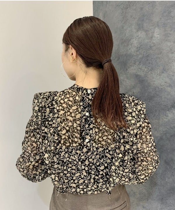 大川 美咲さんの「BEAMS WOMEN｜les bon bon / ヴィクトリア  ブレスレット ゴールド」を使ったコーディネート