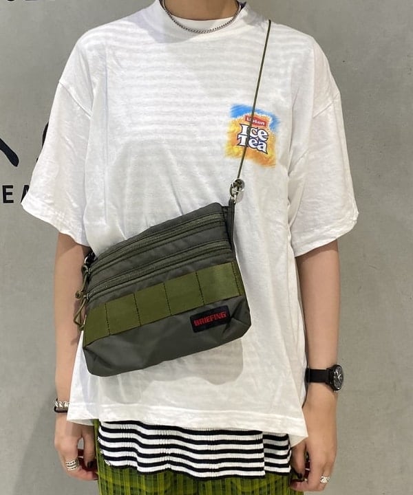 ミナミマリコさんの「BEAMS WOMEN｜【別注】BRIEFING / SACOCHE」を使ったコーディネート