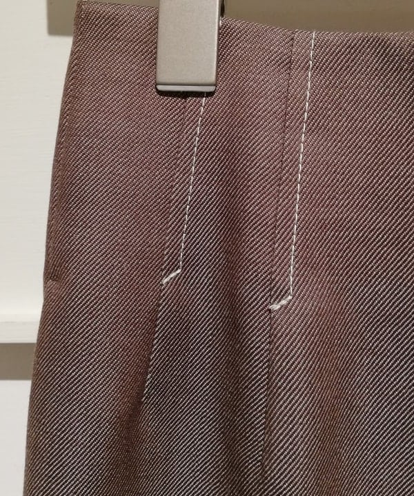 塚越 有紀さんの「BEAMS WOMEN｜Demi-Luxe BEAMS / シャンブレー タイトスカート」を使ったコーディネート