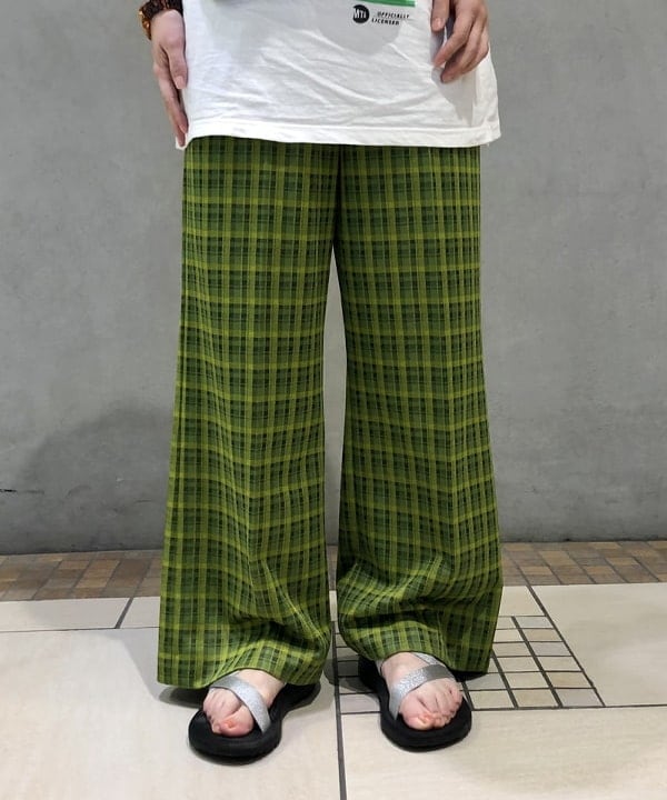 みりさんの「BEAMS WOMEN｜【別注】BRIEFING / SACOCHE」を使ったコーディネート